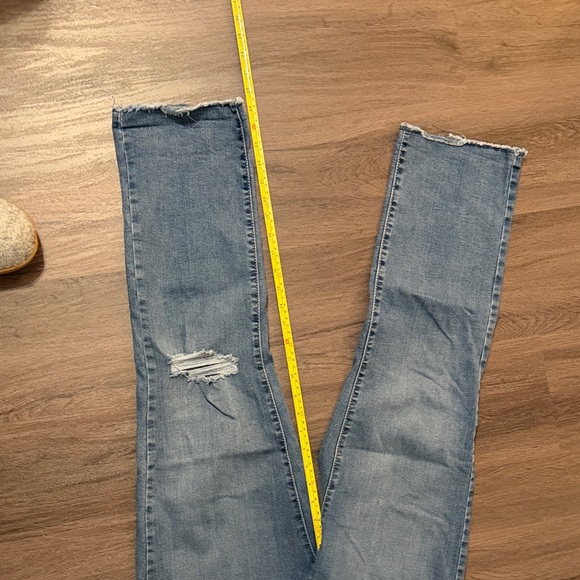 Levi's Light Blue Distressed Skinny Jeans - Picture 5 of 5